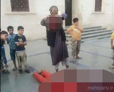 داعش به بچه ها سر بریدن یاد میدهد + عکس