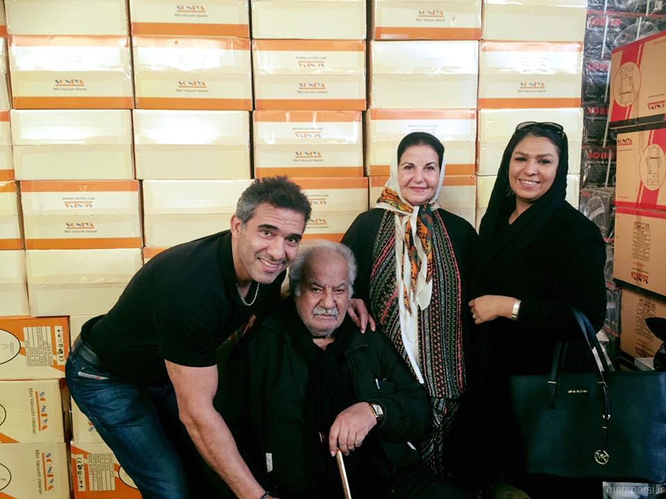 احمد رضا عابدزاده و همسرش در کنار ناصر ملک مطیعی